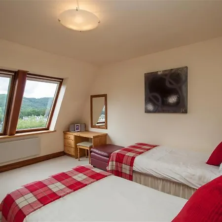 Rothay 18 * آمبيلسايد